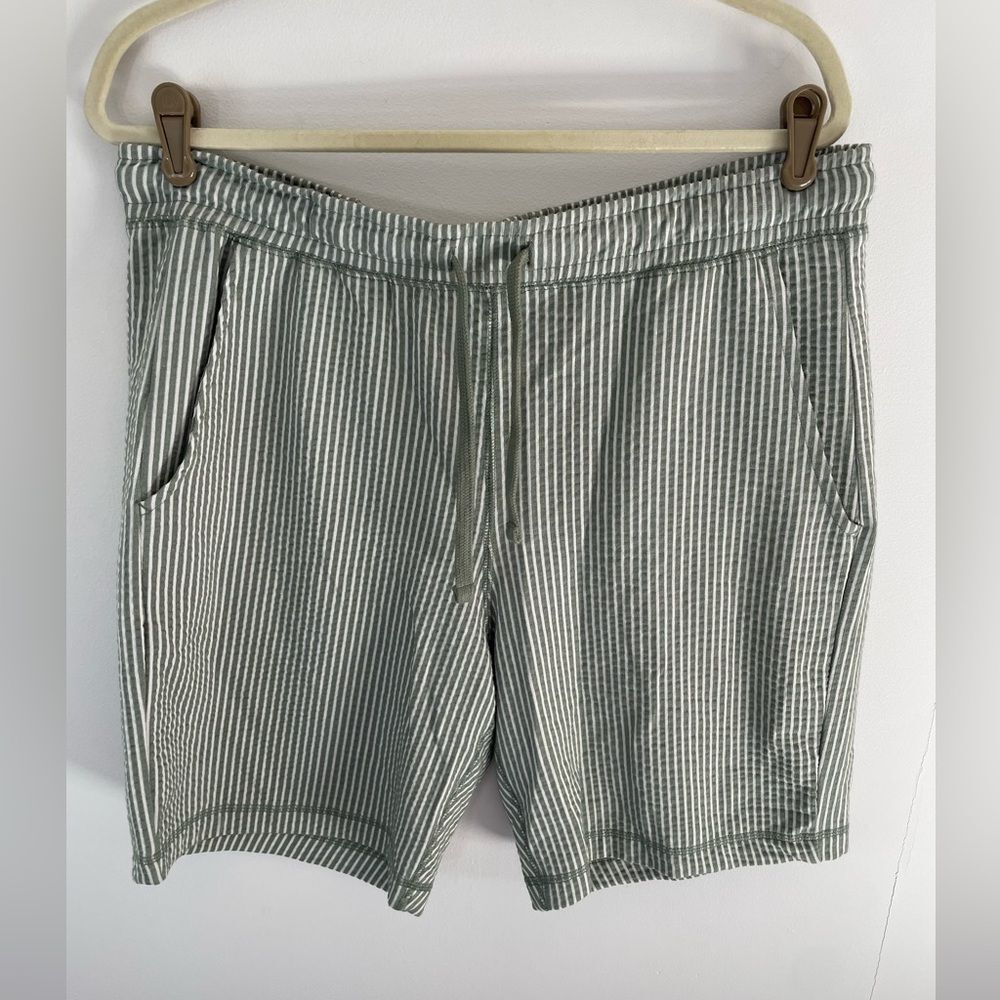 Men’s Five Points Indvstry cotton shorts with drawstring size large NWT